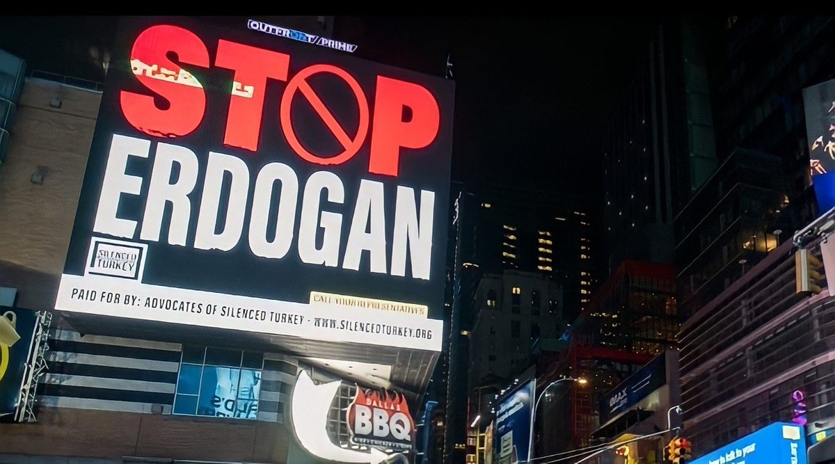 settaraslan's tweet photo. Başaramayacaksınız!!!

Kendilerini bir dolara satanlar, Newyork’un en işlek caddesinde on binlerce dolara “Stop Erdoğan” yazdırmışlar.

Milletin Adamı Recep Tayyip Erdoğan, sessizlerin sesi, mazlumların umudu, hainlerin korkulu rüyasıdır.

#ErdoğanınYanındayız https://t.co/hhMUBj9GV0