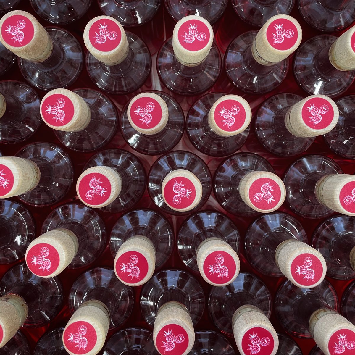 MarlowGin's tweet photo. Thank you all for the interest and orders of our Raspberry Gin Liqueur. Limited edition - head to our online store. #gin #marlow #bucks #gindistillery #craftgin #instagin #roundofgin #ginandtonic #imbibe #drygin #ginfan #spirits #ginlovers https://t.co/VSghinGpIo