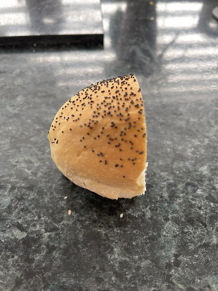 🤔 𝒲𝒽𝑜 𝐼𝓈 𝒯𝒽𝒾𝓈 𝒜𝒹𝒶𝓂 🤔 tweet media