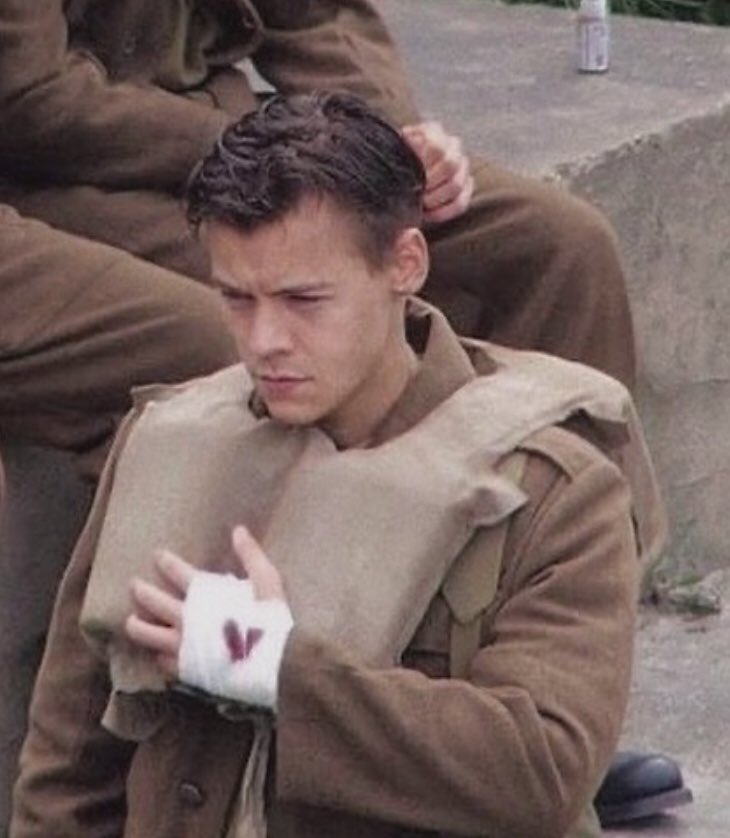 tinymilas's tweet image. i just think that harry styles and camila cabello: #harrystyles #CamilaCabello