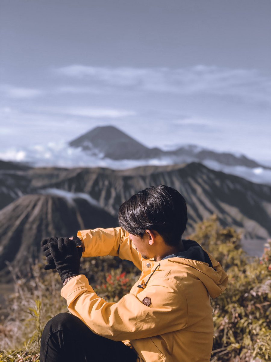 gakkaruann's tweet photo. #Bromo #BromoTenggerSemeru #keepmacbethdude #MacbethWorld https://t.co/raWFRPinxQ