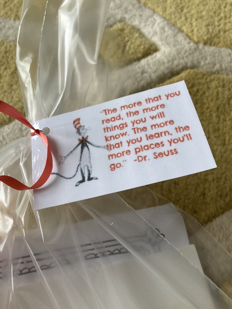 Georgie_joe's tweet image. We have left some book bags attached to the school railings ... if you’re passing please take one. Some of Teds favourites and a hot chocolate and cookies inside too 🥰
@BlackmoorParkJS