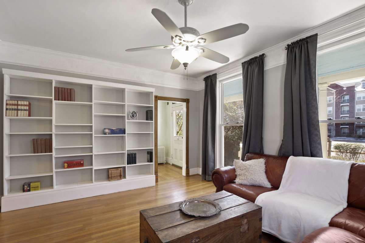 KilnerGroup's tweet image. Just Listed from The Kilner Group in #Rockville! Open House today, March 4, 5-7PM!

Featuring 3 beds, 1.5 baths, 1,568 Sqft.

Click here for more info: buff.ly/30puOA5