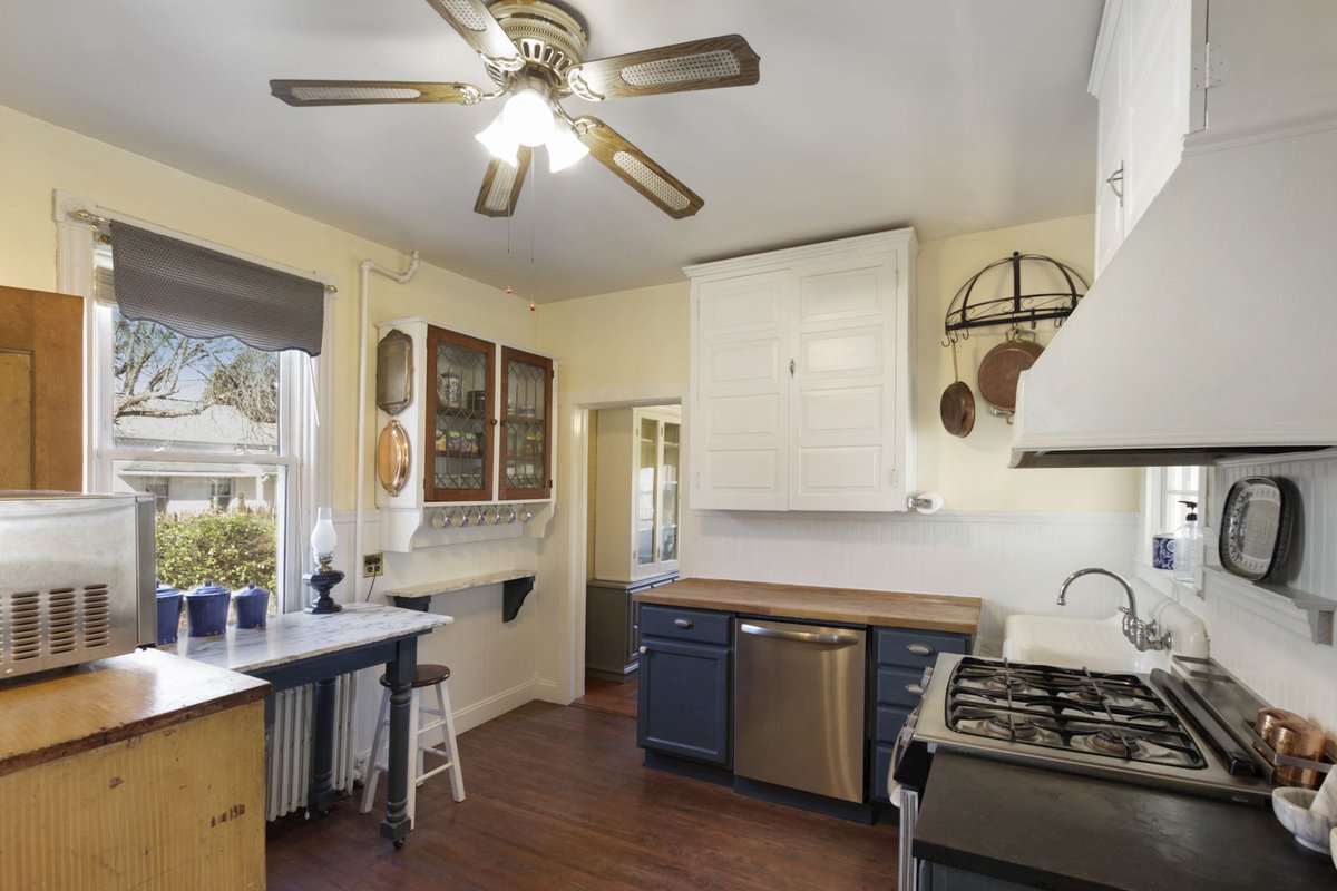 KilnerGroup's tweet image. Just Listed from The Kilner Group in #Rockville! Open House today, March 4, 5-7PM!

Featuring 3 beds, 1.5 baths, 1,568 Sqft.

Click here for more info: buff.ly/30puOA5