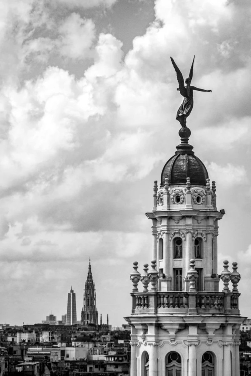 wileygalleries's tweet photo. https://t.co/fFyYBd6tu7

Date with an angel (Triumph)
2020
Photography on matte paper
Series "My eyes in Havana"
31.5 x 23.6 inch
80 x 60 cm
#robertomendez #blackandwhitephotography #havana #wileygalleries #cubanart #cubanartist #contemporaryart #artcollector #art #artecubano https://t.co/YlPGUJ88M2