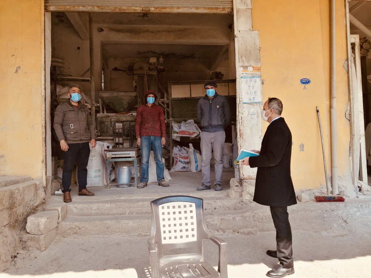 MuharremKatiogl's tweet photo. Bayramlı Mahallesinde bulunan iş yerlerine ve vatandaşlarımıza Covid-19 salgını ile mücadelede #maskemesafetemizlik kurallarını tekrar hatırlattık.🇹🇷😷 @ziyaselcuk @bayramliokul @gul_davut @tahirshn_mia @yasintepe @erdalkilinc27 @suleymansoylu @saglikbakanligi https://t.co/K8tFuNJTwA