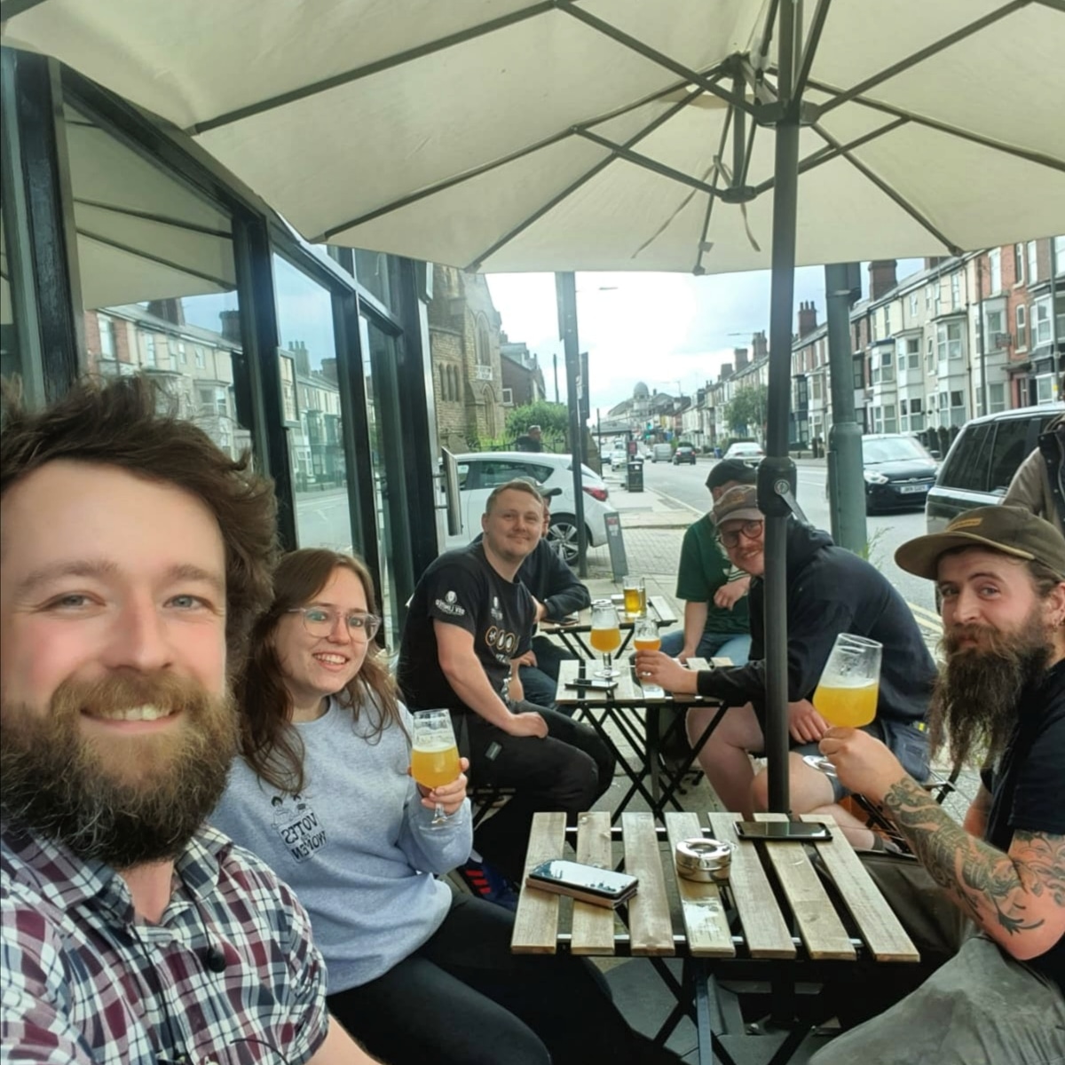 Time to share another "we miss the pub" memory, and we're looking forward to the day we can have post work pints round our neighbours <a href="/deaddonkeybar/">deaddonkeybar</a> again! #TeamAbbeydale #ThrowbackThursday