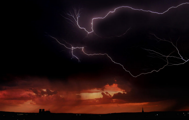 Crier et – tout – brûler
Pièce sonore de Suzie Trajkov et Clémence Fermé, à l’occasion de l’<a href="/AcentraleOrg/">acentrale.org</a> nantaise du 5 décembre 2020
lebruitagene.info/portfolio/crie…