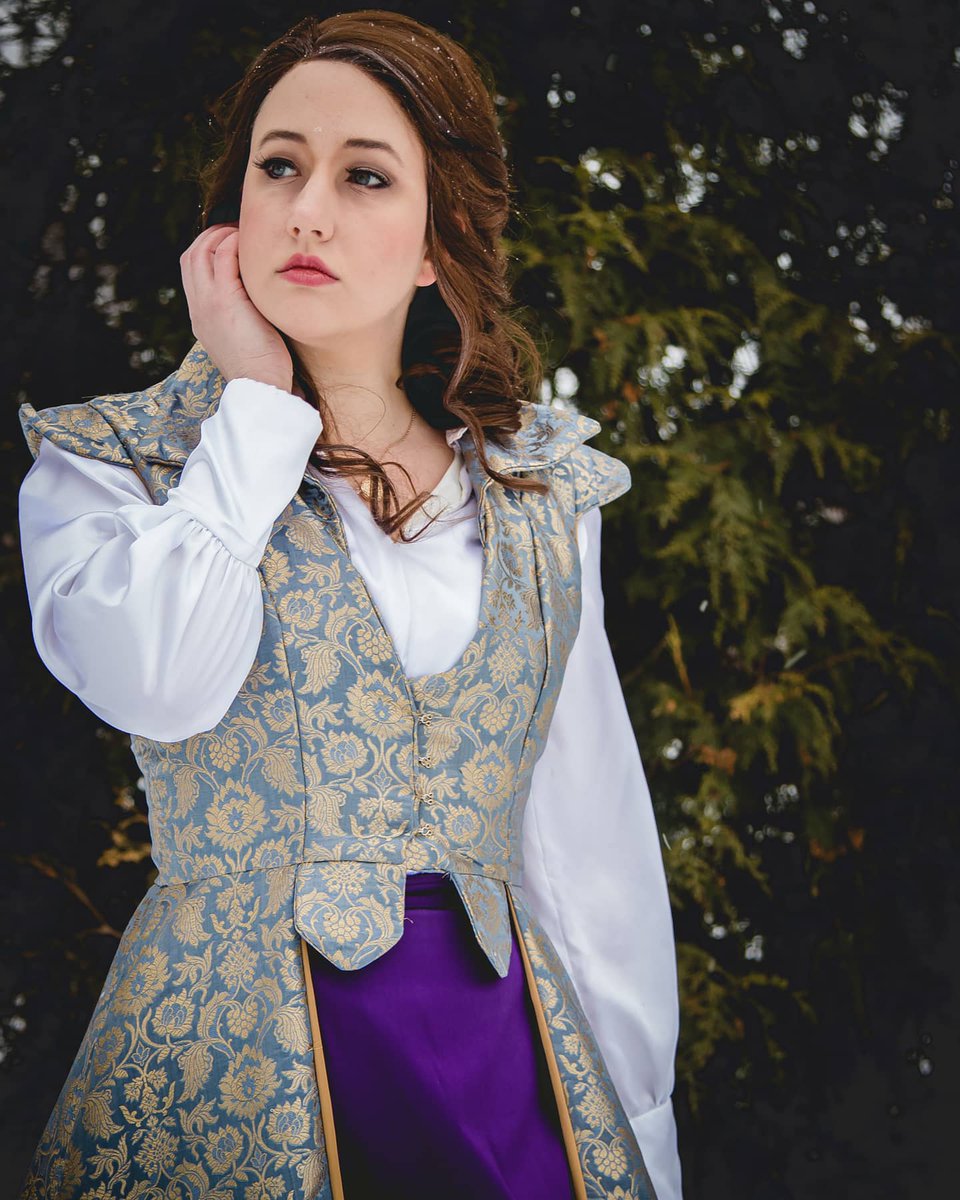 It's Thursday!
.
❄️Cassandra de Rolo is from @CriticalRole 
❄️Character created by @matthewmercer and @executivegoth 
.
📷: @byjuliabyers
.
#CriticalRole #criticalrolecosplay #cassandraderolo