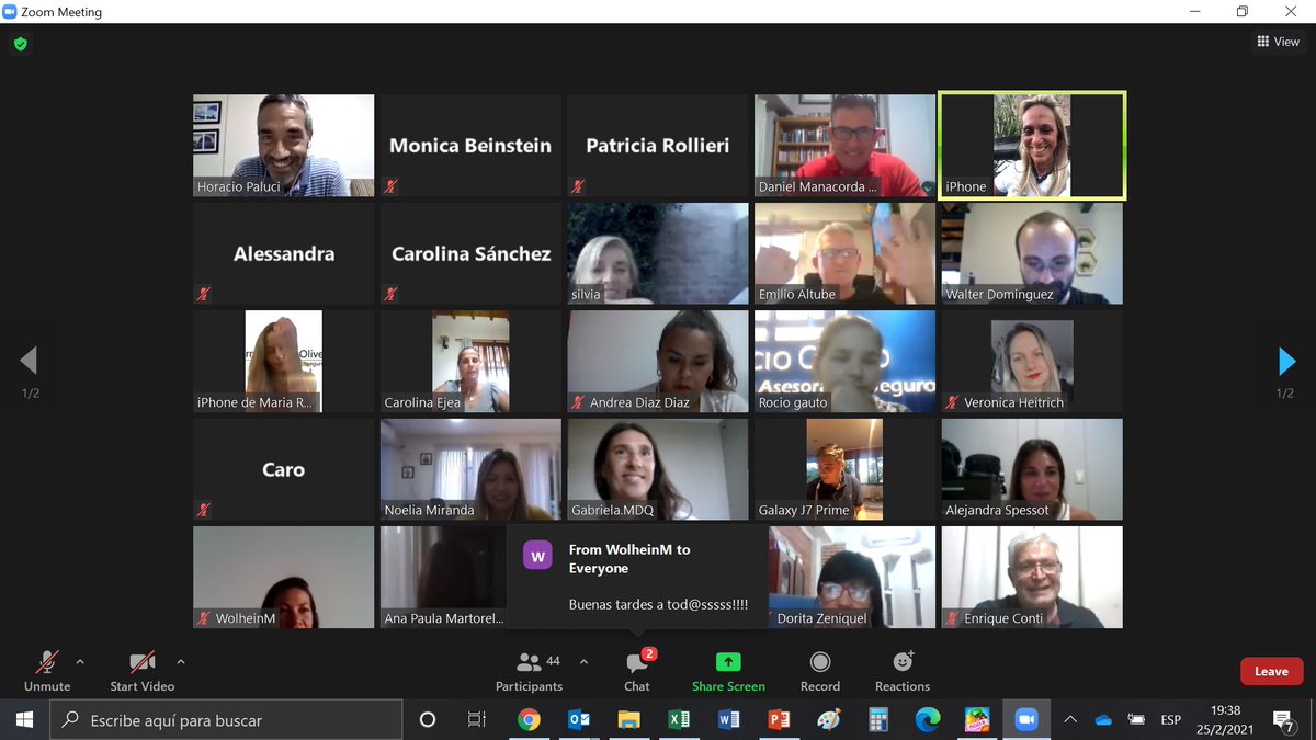 AV_BusCom's tweet image. En el mes de Febrero, a pedido de uno de nuestros clientes del rubro seguros organizamos un encuentro virtual entre las participantes de su CLUB DE MUJERES, con la visita de Alessandra Rampolla, quien luego le dio el pase a JUAMPI GONZALEZ  con su monólogo picante y actual.