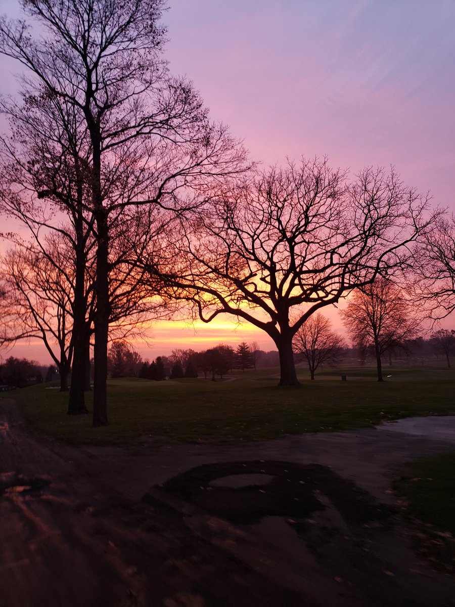 marshallj93's tweet image. first 2: Sunrises in Northville, MI

second 2: sunsets in Arcadia, MI
