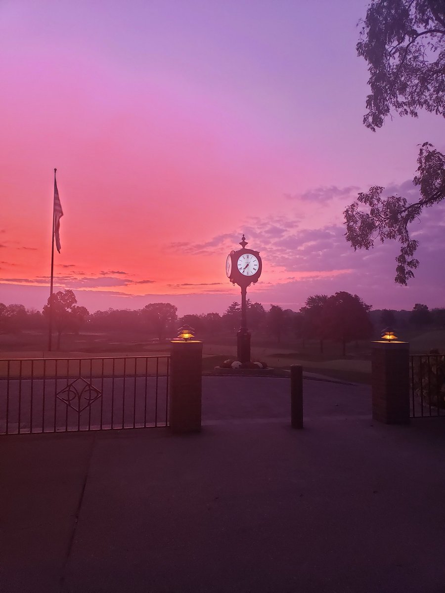 marshallj93's tweet image. first 2: Sunrises in Northville, MI

second 2: sunsets in Arcadia, MI