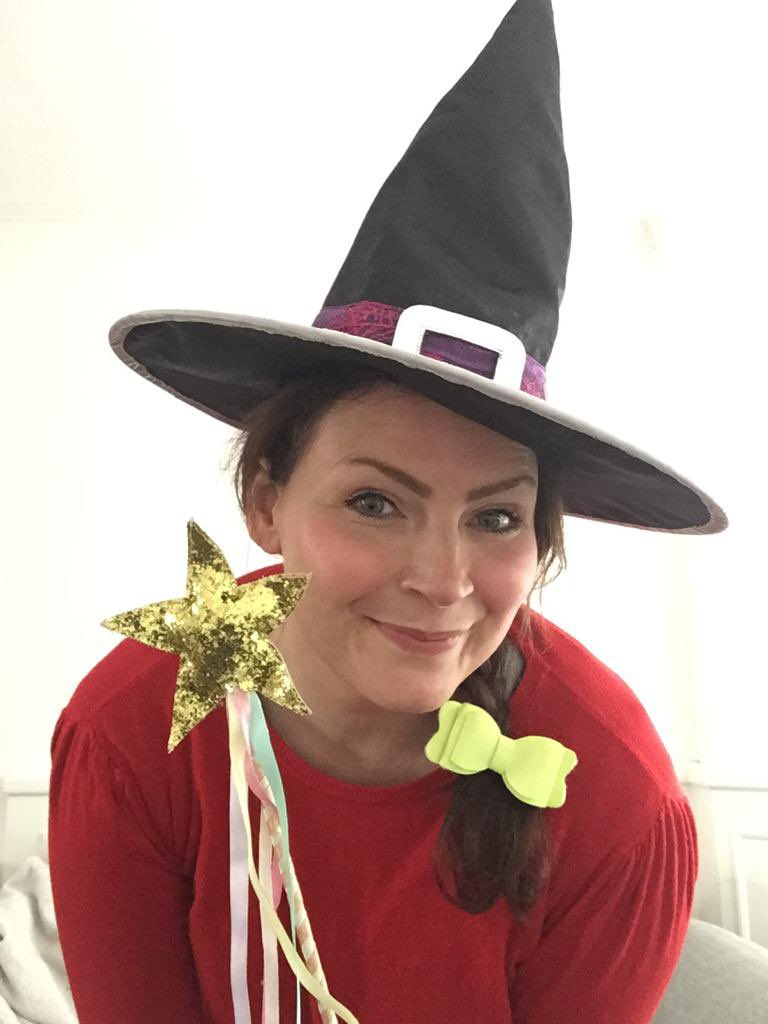 BassalegEnglish's tweet photo. Wishing everyone a huge ‘Happy World Book Day!’ from Team English  🥳🌎📚❤️ #BassalegWBD #WorldBookDay2021 #justonemorechapter 🤫☺️ https://t.co/t0Q7sU4wNN