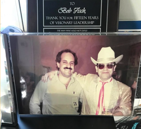 fischtales1's tweet photo. #TBT to meeting the Elton John, one of the best-selling music artists of all time, he broke the mold and blazed his own trail in rock music. Like a Millennial Baby Boomer, his authenticity and disruptor mentality runs through his veins. #eltonjohn #millennialbabyboomer https://t.co/rXYgwsAdpZ