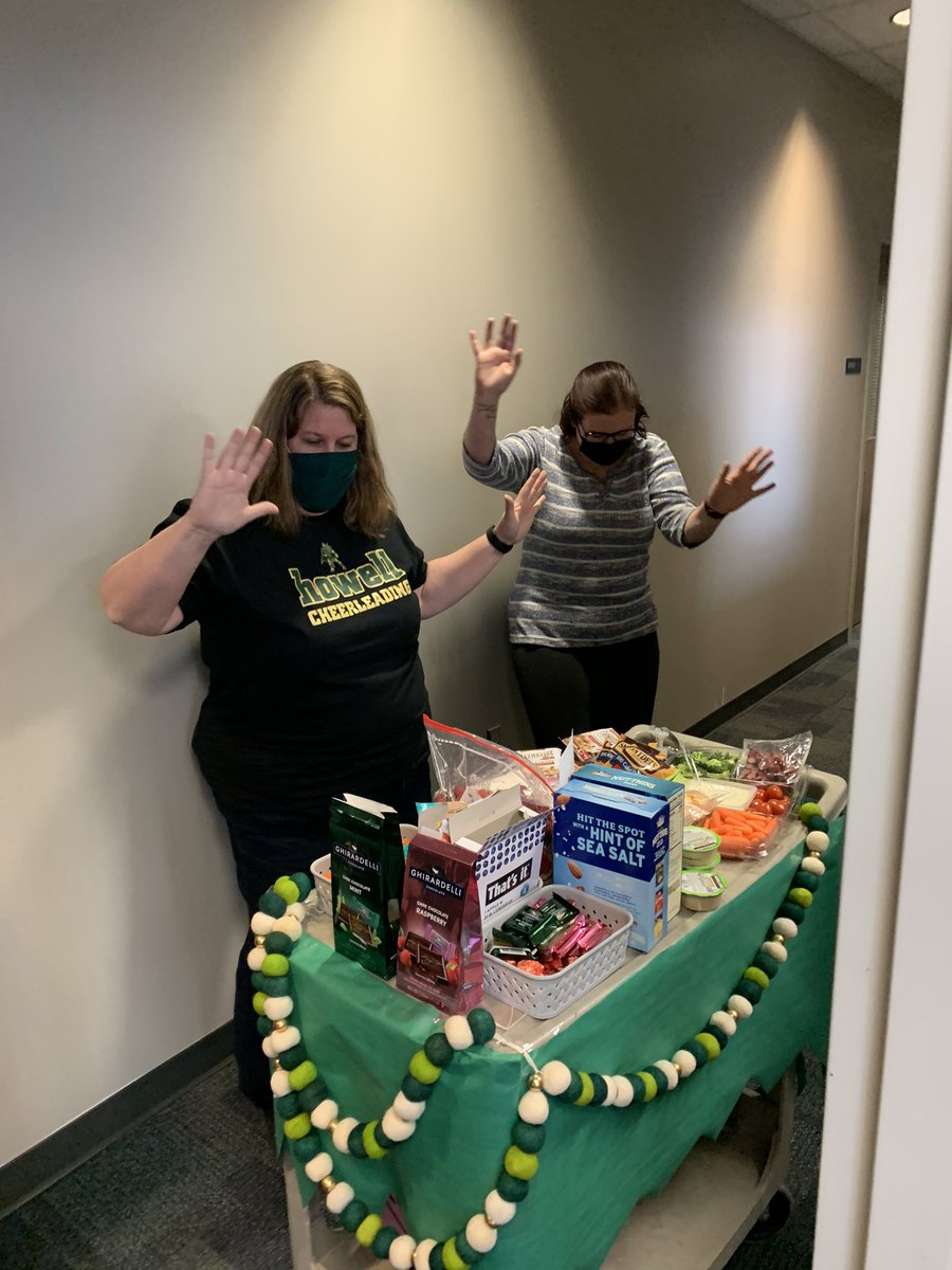 TrishPoelke's tweet photo. We just got the coolest surprise. Some of our teachers brought a “woo woo wagon” of their own through the office for us. The yummy treats and fun music was amazing! I am feeling like the luckiest principal! @HowellMISchools @D_R_Schmidt https://t.co/RPbPDKe1aF