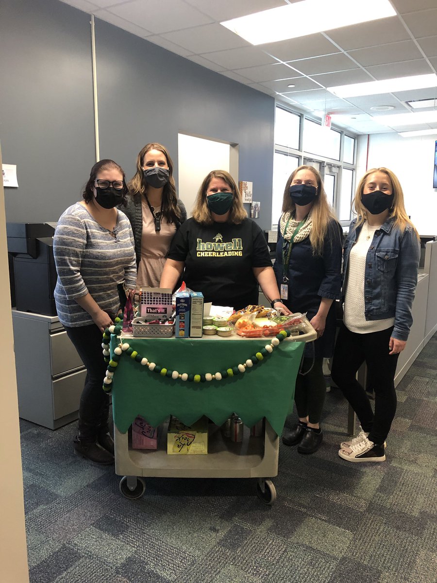 TrishPoelke's tweet photo. We just got the coolest surprise. Some of our teachers brought a “woo woo wagon” of their own through the office for us. The yummy treats and fun music was amazing! I am feeling like the luckiest principal! @HowellMISchools @D_R_Schmidt https://t.co/RPbPDKe1aF