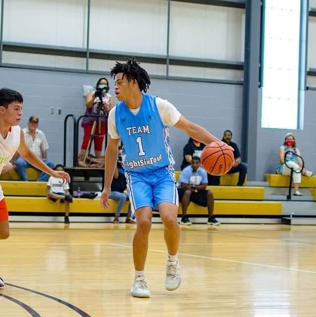 SCSpiders's tweet photo. Wishing Davison Wright (@davisonmw23 ),Zay Foster(@ZayFoster1) Earl Burgess III (@Earlburge03),Omar Daniels II (@omargdaniels1)  the best as they prepare to play in the state basketall chamionship as senior members of Dorman's basketball team. #Team864 is well represented https://t.co/TX6n00EZdW