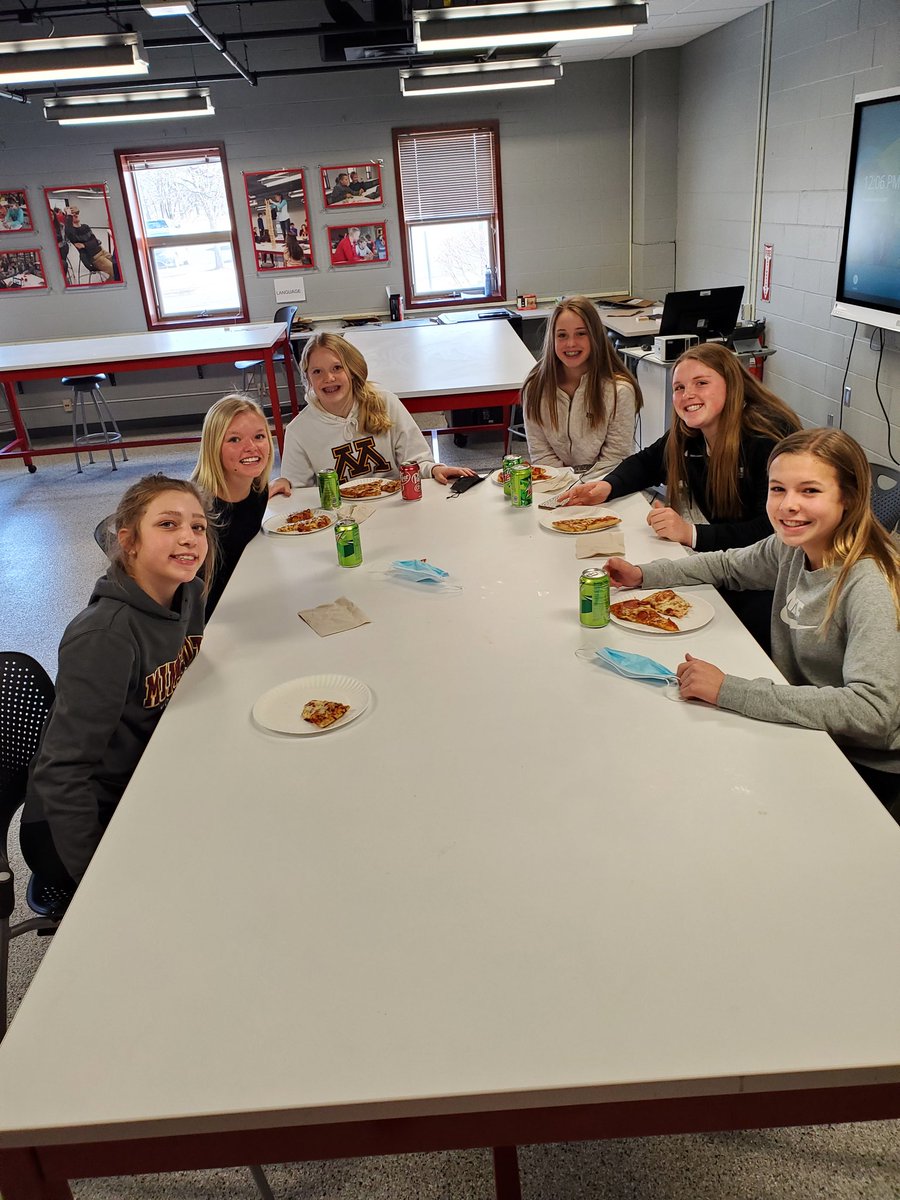 Students were entered to win a pizza party for signing up for the #CoolSchoolPlunge at <a href="/DMS_AlexMN/">Discovery Middle</a>!  Now, they are enjoying that decision.  Plunge next week! <a href="/PlungeMN/">Polar Plunge for Special Olympics Minnesota</a> <a href="/SOMinnesota/">Special Olympics Minnesota</a> <a href="/alexmnschools/">Alexandria Public Schools</a>