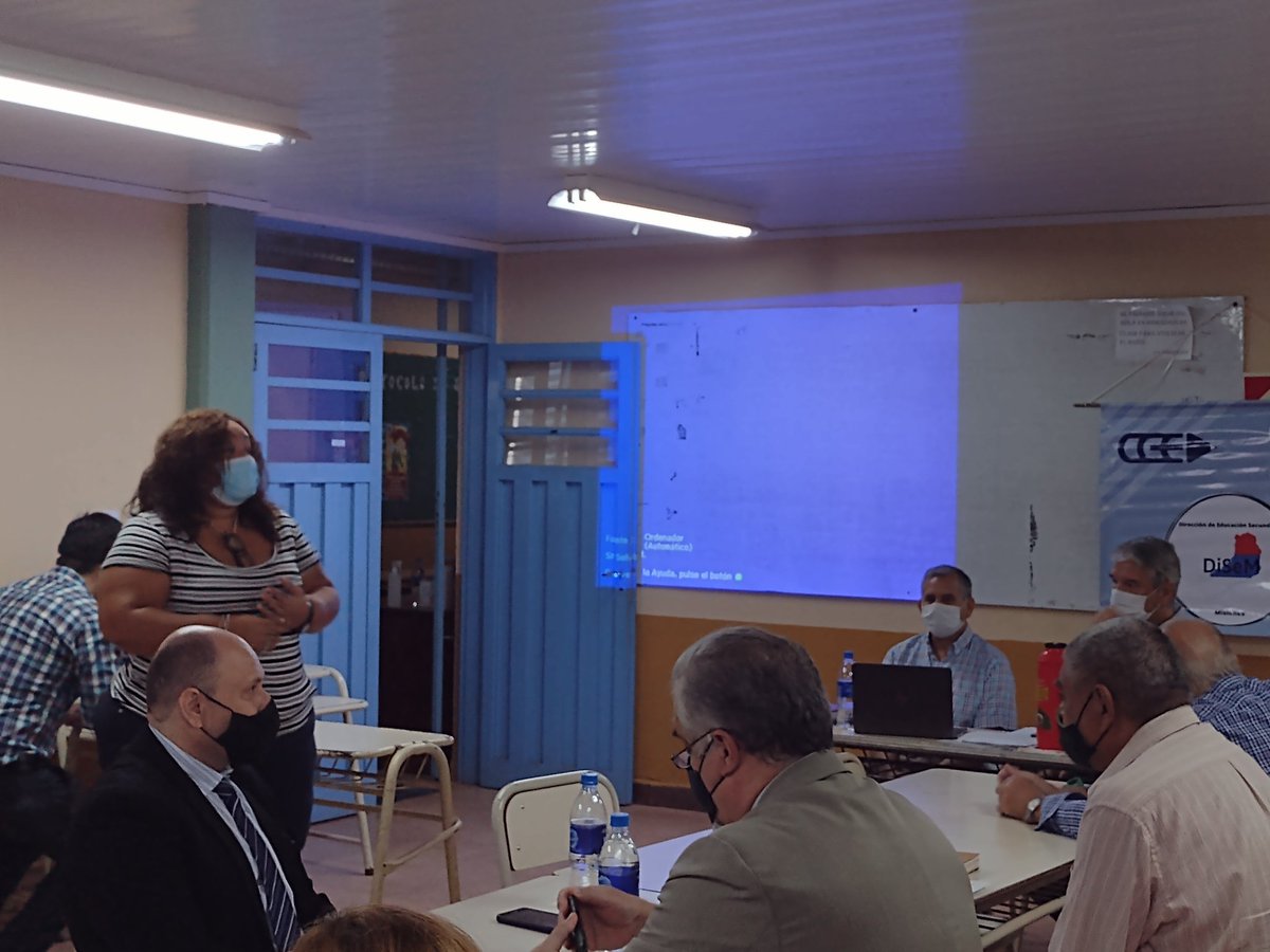 EscurdiaViviana's tweet photo. Junto a Mtro de @misioneseduca @miguel_sedoff y Pte @CGEMisiones @jalbertogalarza mantuvimos intensa jornada de trabajo con Supervisores Secundaria #EquipazoDiSeM @BarbaroLorena @grillo141 @cjdechat @FlaviaPao @herrerayflia @gobmisiones @laurapenacca @RosanaEAyala @ArtuiMabel https://t.co/Ak3pnYnUNo
