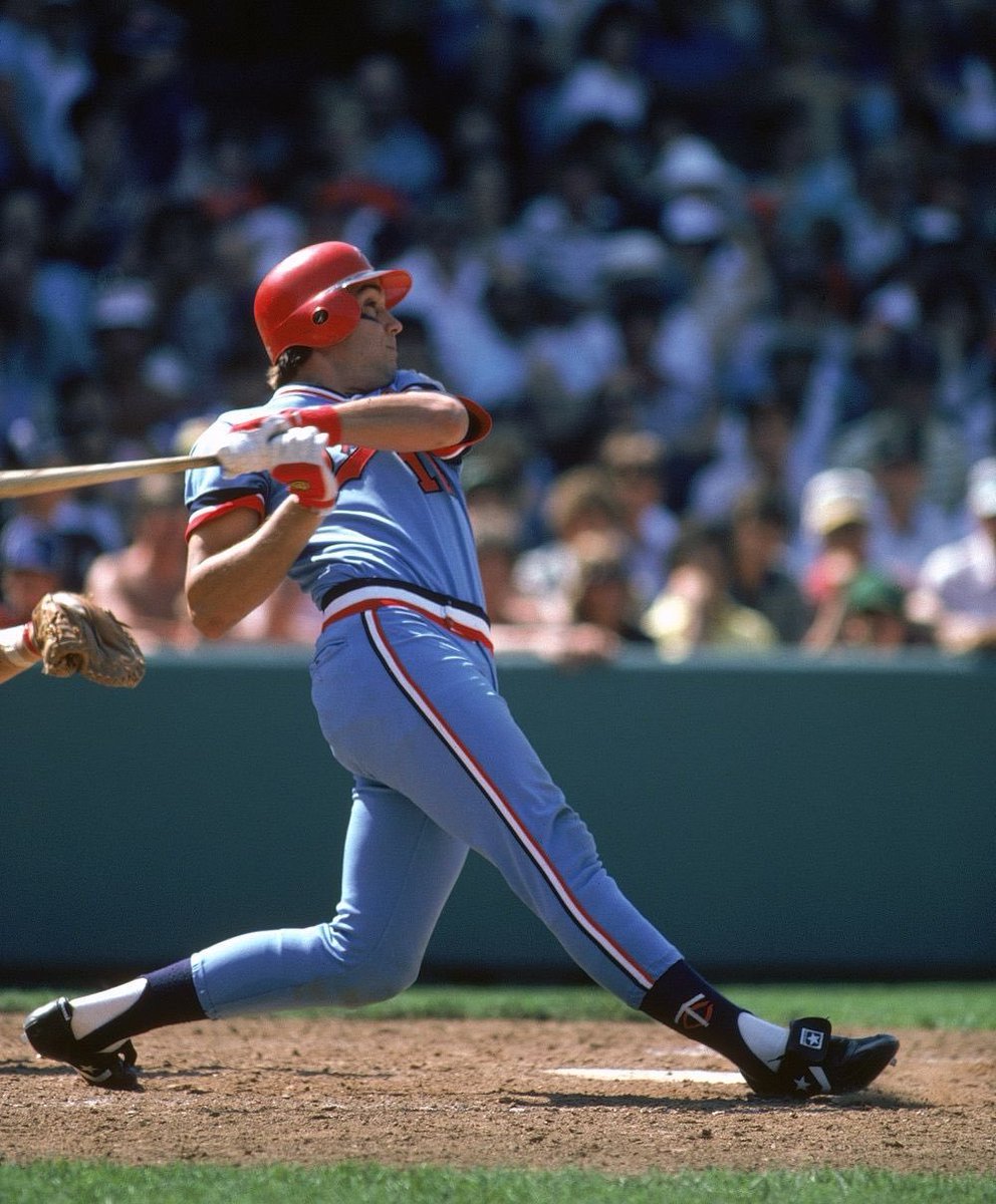 PolyesterUnis's tweet photo. Who needs vowels? #KentHrbek @Twins #PowderBlue https://t.co/44VVlvTDlw