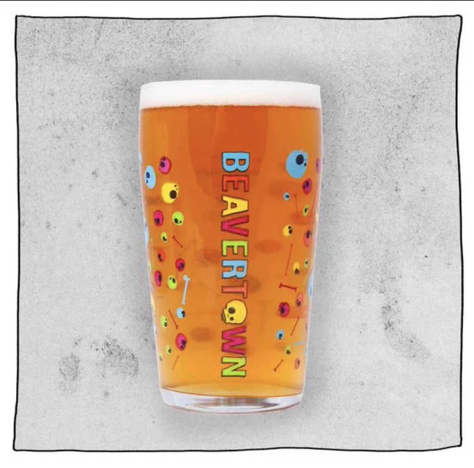 ロンドンのクラフトビールBeatown(ビーバータウン)のオリジナル・ビールグラスが可愛すぎる。1個£5(約760円)。むっちゃ欲しい。このビール醸造所の創業者は、レッドツェッペリンのロバート・プラントさんの息子ローガン・プラントさん。#ロンドングルメ  