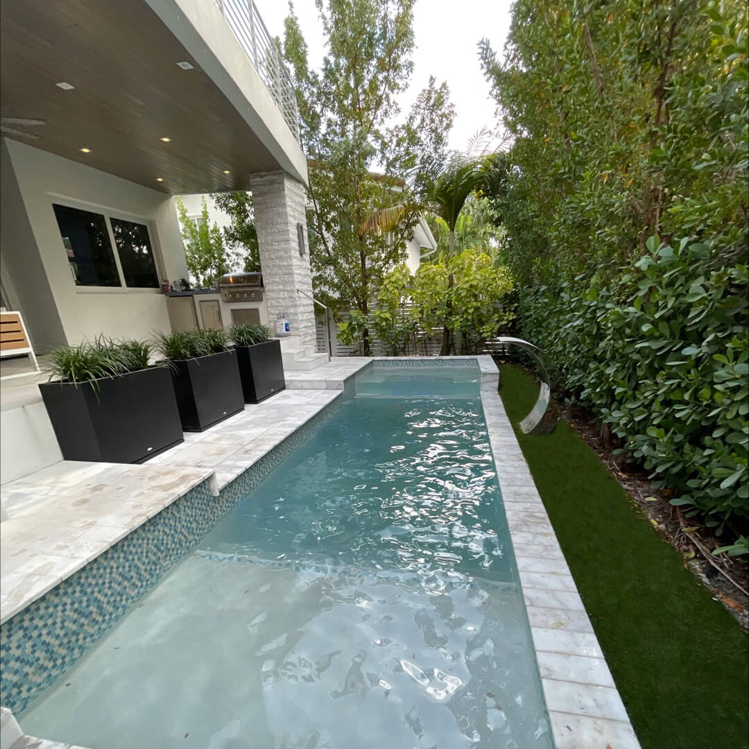 urbanpoolss's tweet photo. Clean your pool once a week to prevent the appearance of pool algae. #poolservice #poolside #poollife #PoolParty https://t.co/4g3sug61gu https://t.co/7tEV0Auv1T