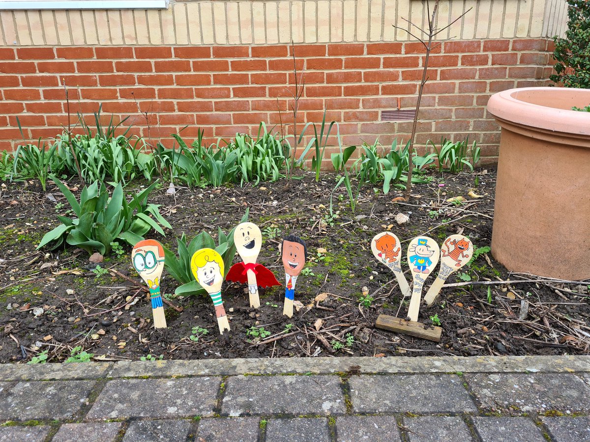 Alice Hassall (@aliceandidiots) on Twitter photo Just planted Robin's story spoons at <a href="/R2PalmerAcademy/">The Palmer Academy</a> for #WorldBookDayUK. Great idea, great fun. His big brother is doing some too. #CaptainUnderpants #DogMan #DavPilkey #PilkeyPower Just planted Robin's story spoons at <a href="/R2PalmerAcademy/">The Palmer Academy</a> for #WorldBookDayUK. Great idea, great fun. His big brother is doing some too. #CaptainUnderpants #DogMan #DavPilkey #PilkeyPower