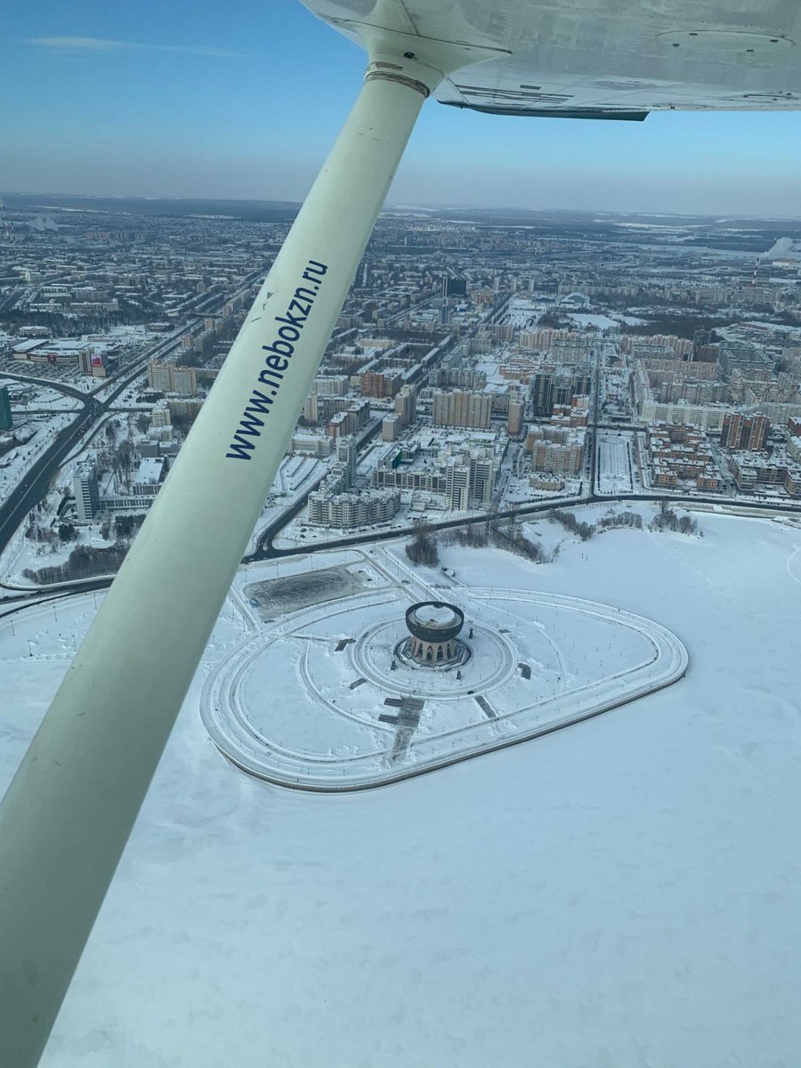 PerconaRocks's tweet photo. Flying as a hobby is an extreme activity that not many of us would consider😜
Except the brave Perconians! 
Today Maria, Percona Staff Executive to CEO, shares with us her exciting experience of being a co-pilot of a small Cessna. They even did different acrobatics!😱 https://t.co/u3DmIcXXnS