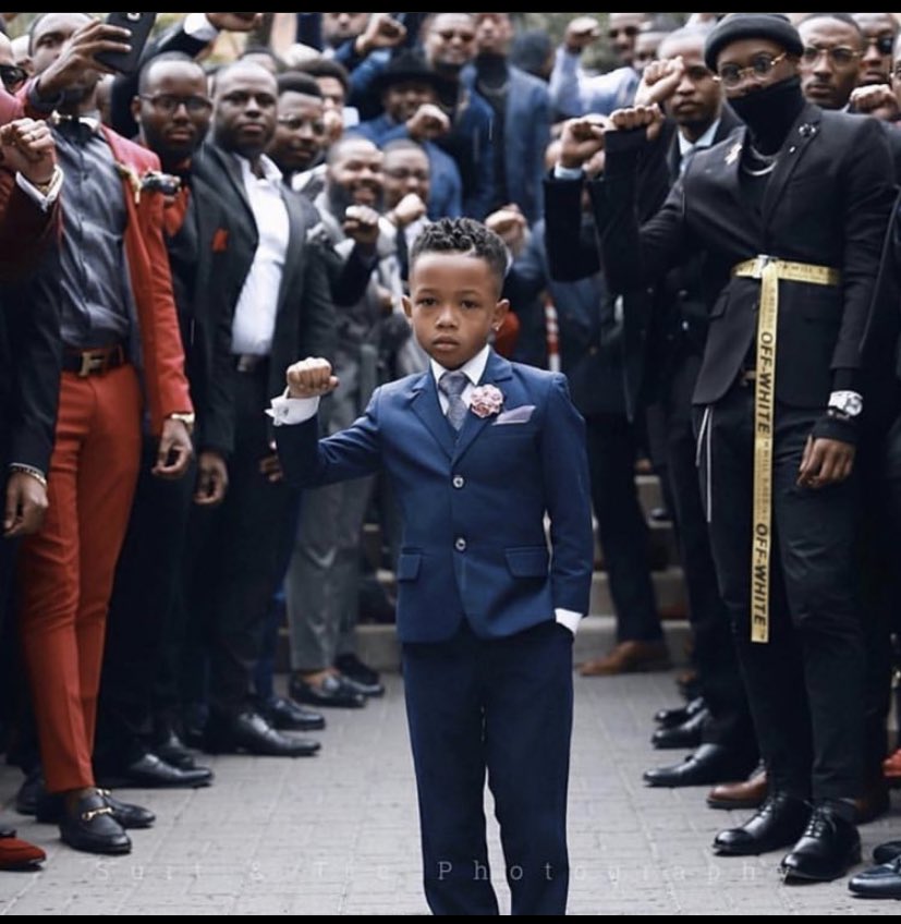 backenchildfoe6's tweet photo. This is how we beat the system . Not give our black system more guns . We need more blacks in the office #BLM #BlackLivesMatter this conversation can go deeper in the comments https://t.co/iGzELGQ50o
