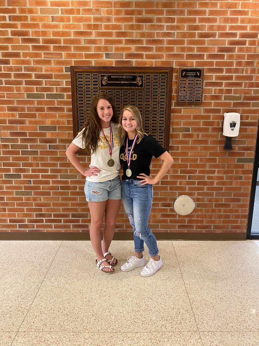 MorristownAD's tweet photo. Congratulations to our all-conference basketball players! Crim, Jones, Kleine, Moore and Theobald! Not only do they excel on the court, but all of them also excel in the classroom! Very proud of all of them! @MorristownHigh #GoJackets https://t.co/LLcftvYl1x
