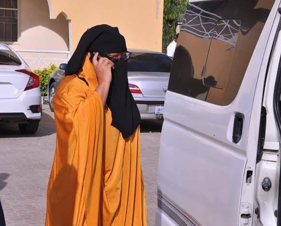 Alleged N40m Fraud: Court Orders Wakil, ‘Mama Boko Haram’ to Defend Herself Orally

Justice Umaru Fadawu of the Borno State High Court, Maiduguri, has ordered Aisha Alkali Wakil alias “Mama Boko Haram” to testify orally in her defence rather than through writing.