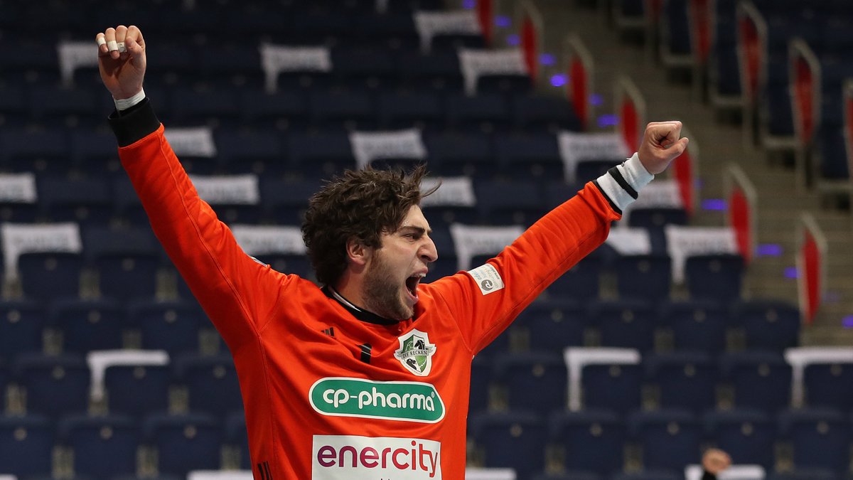 NeuePresseSport's tweet image. "Ich möchte Teil dieses aufstrebenden Projekts bleiben." Nach Urban #Lesjak hat auch Domenico #Ebner seinen Vertrag um ein Jahr verlängert. Damit können die #Recken auch in der nächsten Saison auf das bewährte Gespann zwischen den Pfosten setzen. 👉 bit.ly/3bi0U73