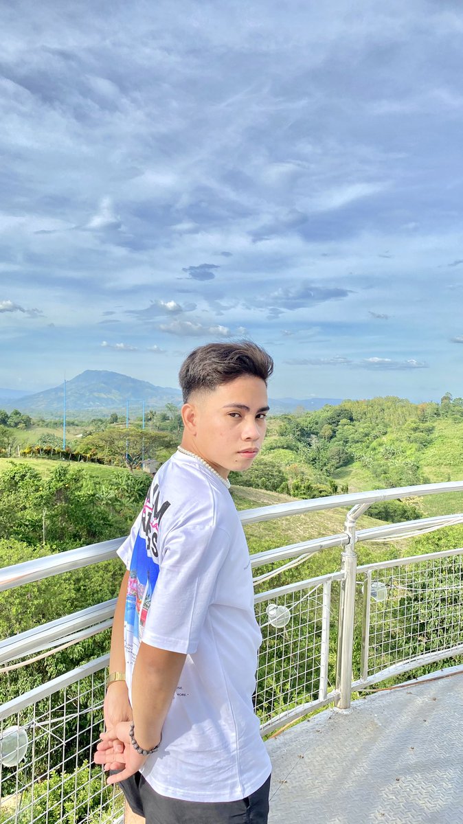 checkjeson's tweet photo. Wearing TOPMAN White Palm Printed T-Shirt! #Topmanph @topman @TopmanPH ๐ค๐ด ๐ท(c) ags https://t.co/9cIgNqC7gC