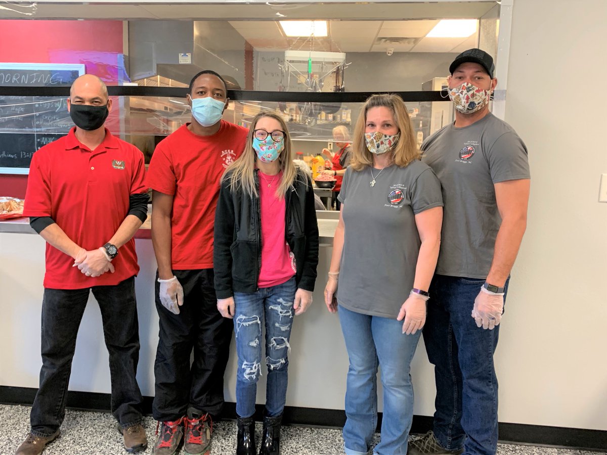 FAOIAM2540's tweet photo. Our friends from Country Club Church of Christ served our family breakfast today. This team is always kind and patient-and we admire those qualities in this fast-paced world. 
Thank you for your smiles today, Church of Christ! https://t.co/wxGYj04nea