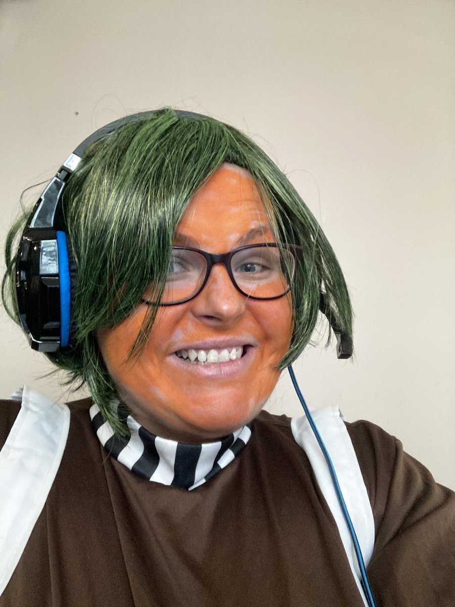 Prep pupils were lucky enough to be taught Religious Education by an Oompa Loompa today, in celebration of #WorldBookDay 📖 A great effort from our Lay Chaplain, <a href="/MrsBraysjcrcha1/">Mrs Bray @sjcrchaplain</a>!