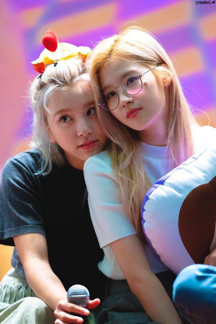 chaeyoungbr's tweet photo. 🗞 [BRAND REPUTATION CHAEYOUNG E SANA]

Para ajudar as meninas usem as # ao responderem a pergunta abaixo

— De qual era é o seu cabelo favorito nas sachaeng?

Tags: 트와이스 사나 #SANA #사나 트와이스 채영 #채영 #CHAEYOUNG #트와이스 https://t.co/qHSrouRKT7