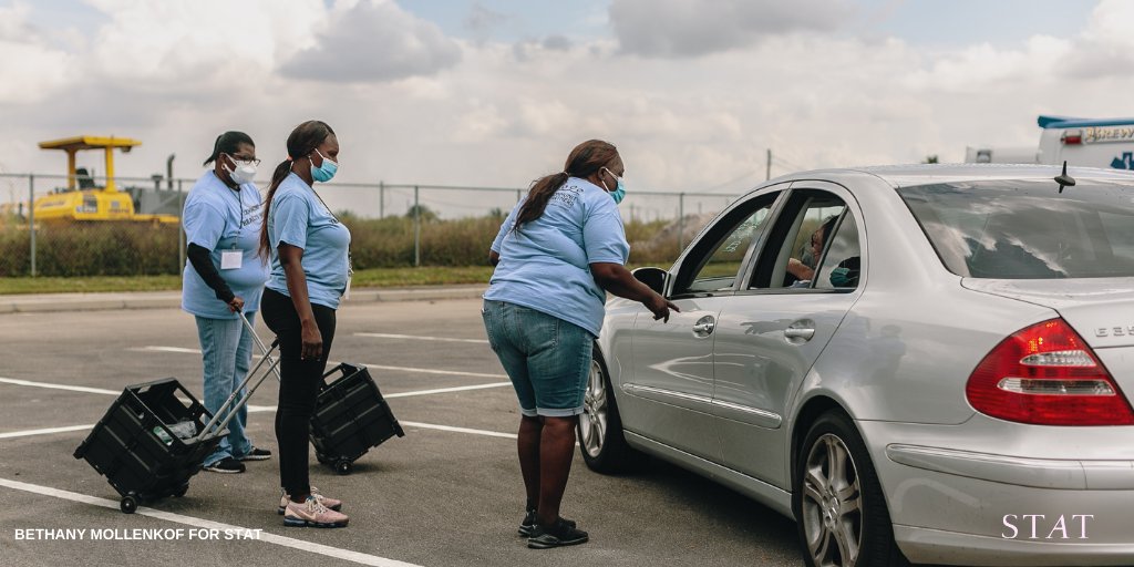 Our journalists are on the ground in Palm Beach, where #COVID19 vaccines intended for rural Black communities are going to wealthy white Floridians.
Stunning photography by <a href="/FancyBethany/">Bethany Mollenkof</a> <a href="/niemanfdn/">Nieman Foundation</a> 
Powerful writing by <a href="/OliviaGoldhill/">Olivia Goldhill</a> 
statnews.com/2021/03/04/cov… via <a href="/statnews/">STAT</a>