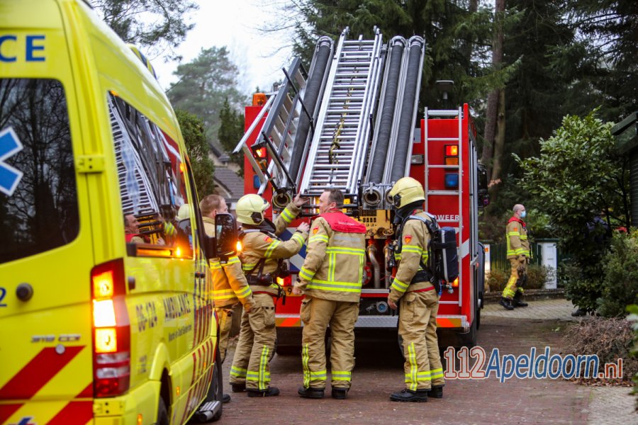 Bewoners raken gewond bij keukenbrand in #Vaassen. 112Apeldoorn.