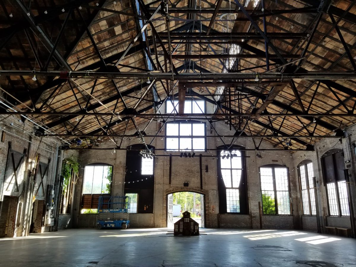 Coming up 🔜
This Monday on Place of Assembly ...
Melissa Auf Der Maur ( @xmadmx ) of Basilica Hudson
⛓⛓⛓
First in a 4 part series on the Art Emergence Upstate !!!
We talk arts, organizing, green energy and creative economies 
🗣🗣🗣