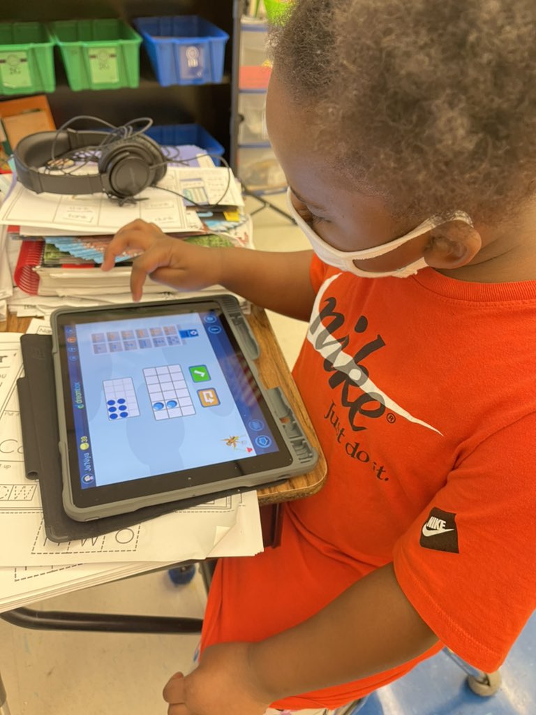 We are working hard on this great Thursday morning!! Thank you <a href="/PearDeck/">Pear Deck Learning</a> #firsties 🔢➕➖📚🌟<a href="/PocomokeElem/">Pocomoke Elementary School</a> <a href="/FBWilliams_/">Faye Williams</a>
