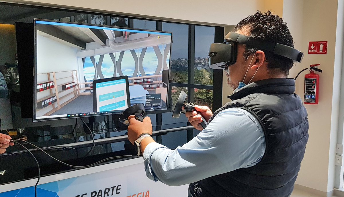 CompucentroIT's tweet photo. Aprovechamos las herramientas para optimizar el aprendizaje de manera digital, utilizamos la tecnología de realidad mixta de #HP para la capacitación en ambientes virtuales que nos permitan desarrollar el máximo potencial con la mejor tecnología. #SomosCompucentro @HPMexico https://t.co/tQGjzd1dhM