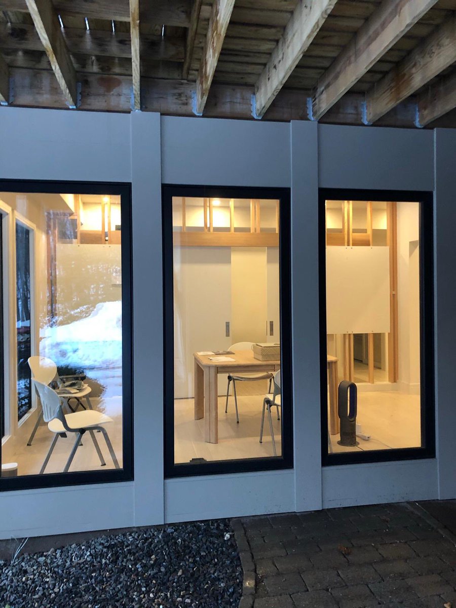We are seeing such an increase in demand for home office space, this one is starting to look pretty cool. Applying creative thinking to functional rooms is something we are very much enjoying. It’s time to start apply a little love to your #homeoffice 

#vakota
#architecture