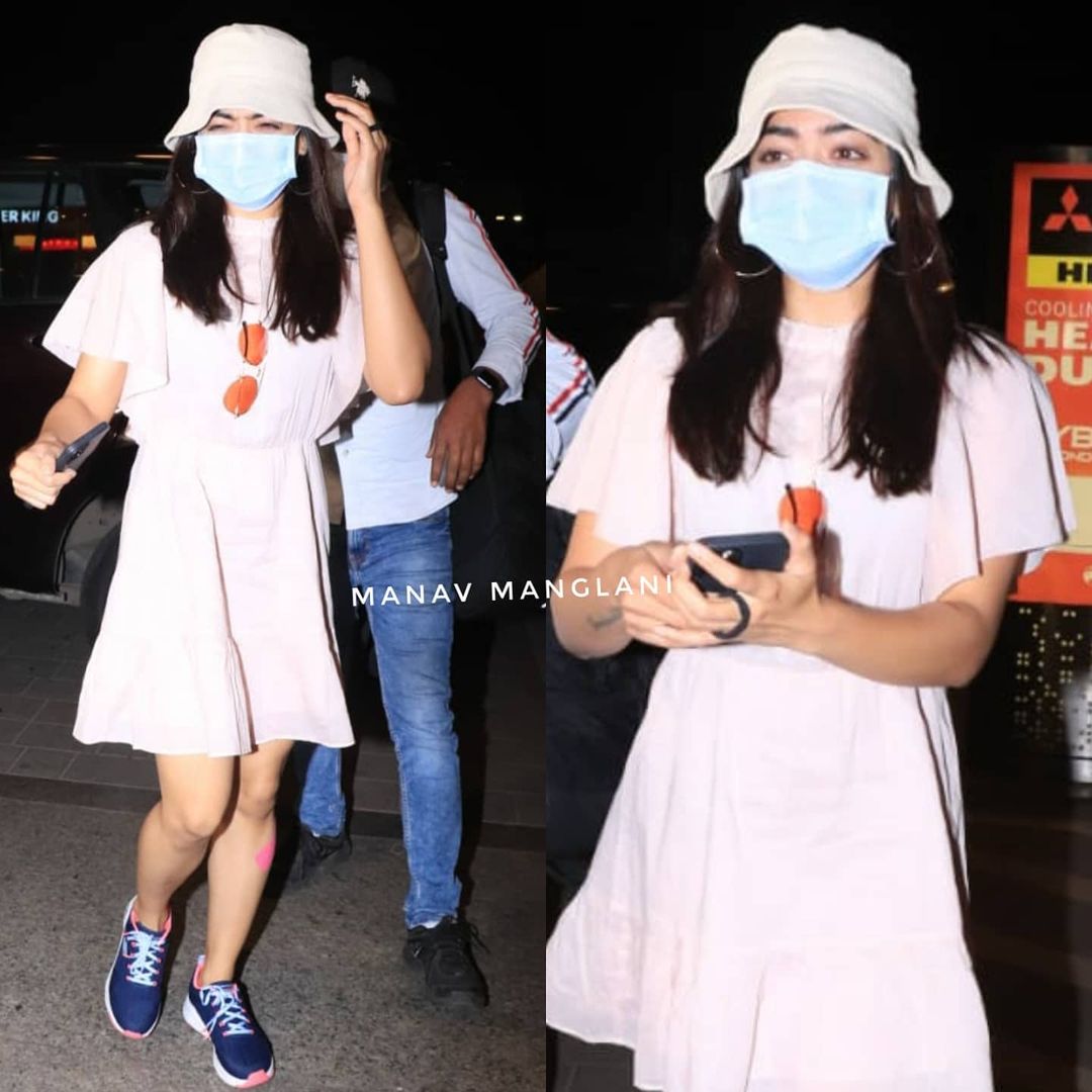 😍 Butterfly miss Mandanna 😍
Today at airport ♥️😘🙈💘

Looking so adorable 😍😘💕

Cutie 😀 @iamRashmika

#RashmikaMandanna
#Mumbai #lucknowdiaries