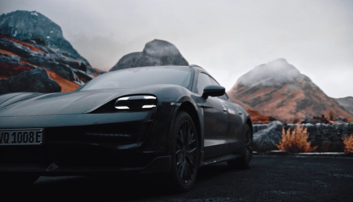 Berkan_Bayram's tweet photo. Porsche Taycan ailesinin en yeni üyesi #CrossTurismo tanıtıldı! 
🎯 4 versiyon
🎯 560kW güç
🎯 0-100 hızlanma 2,9 sn
🎯 250km max hız
🎯 90 kWs batarya
🎯 456km menzil 
🎯 ortalama 28,1kWs tüketim 
🤜 Ilk tamamen elektrikli CUV #TaycanCross Turismo, yaz ortasında yola çıkıyor. https://t.co/W1d47nrHkS