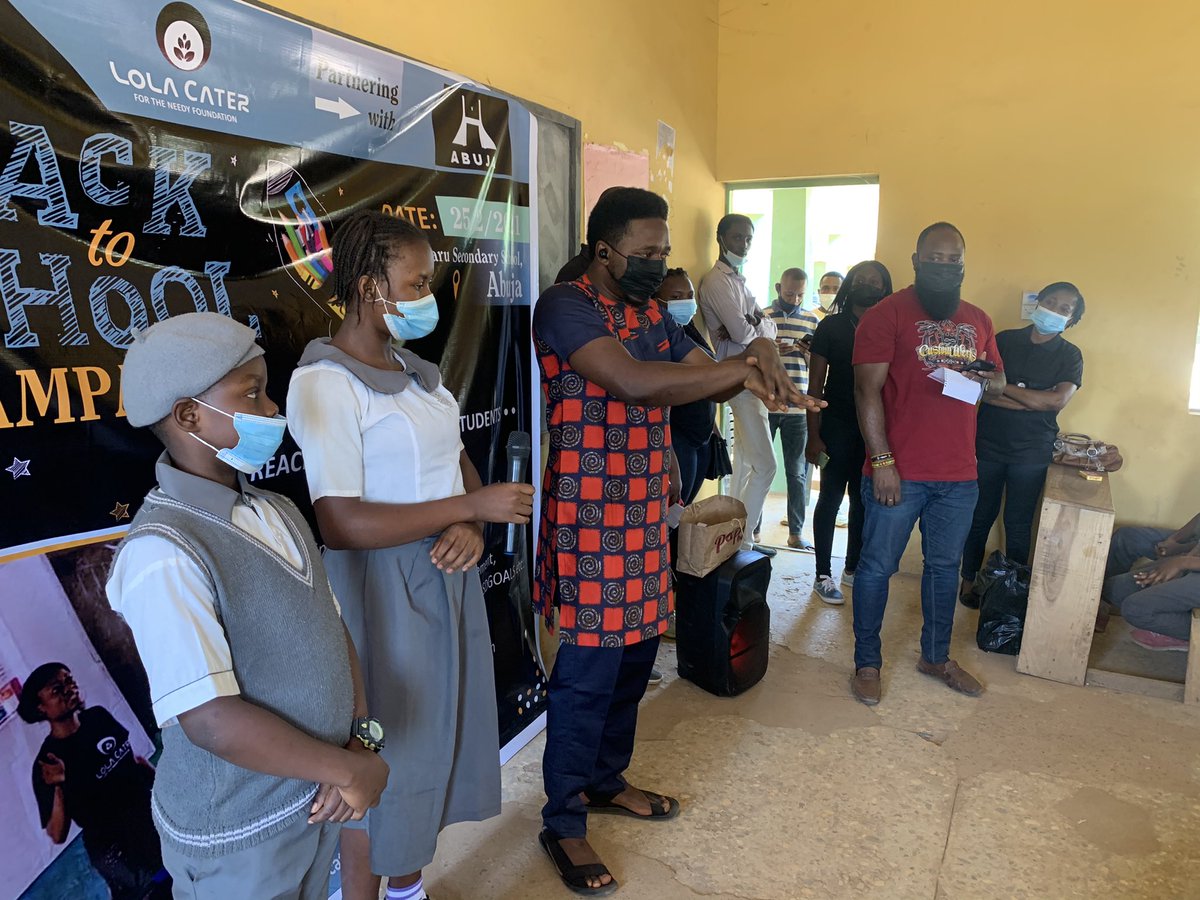 WilsonAtumeyi's tweet photo. Earlier today, at the Back to School campaign by @LC4NF_Stories and @ABUJAPLUG, I had a session on Best WASH Practices with students from JSS Karu. These session is very important to reduce water-related illness and reduce the spread of COVID19.
#Atumeyi https://t.co/s495uqusda