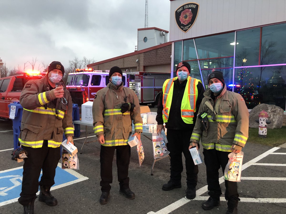 MASK GIVEAWAY 😷 | On Tuesday, March 9, from 4 - 6 p.m. Port Colborne Fire &amp; Emergency Services will be hosting a free mask giveaway for #PortColborne residents. 🚒😷

The event will be held at 3 Killaly St. W., and will be a drive-through system. 🚗

🔗ow.ly/4L5Y50DPZSR