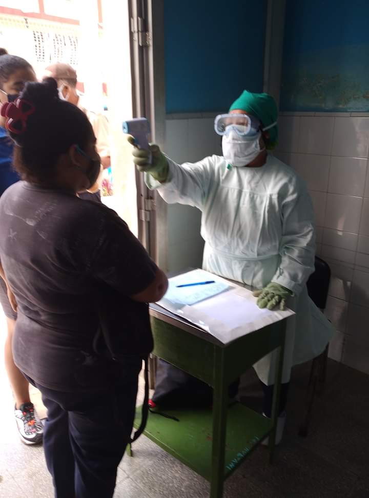 Se refuerzan medidas para enfrentamiento a la #COVID19 en las unidades de Salud Pública de la #DPSGranma. En imágenes Policlínico Docente Bayamo Oeste donde se implementan acciones de prevención para evitar el #COVID19  #CUBAPORLASALUD