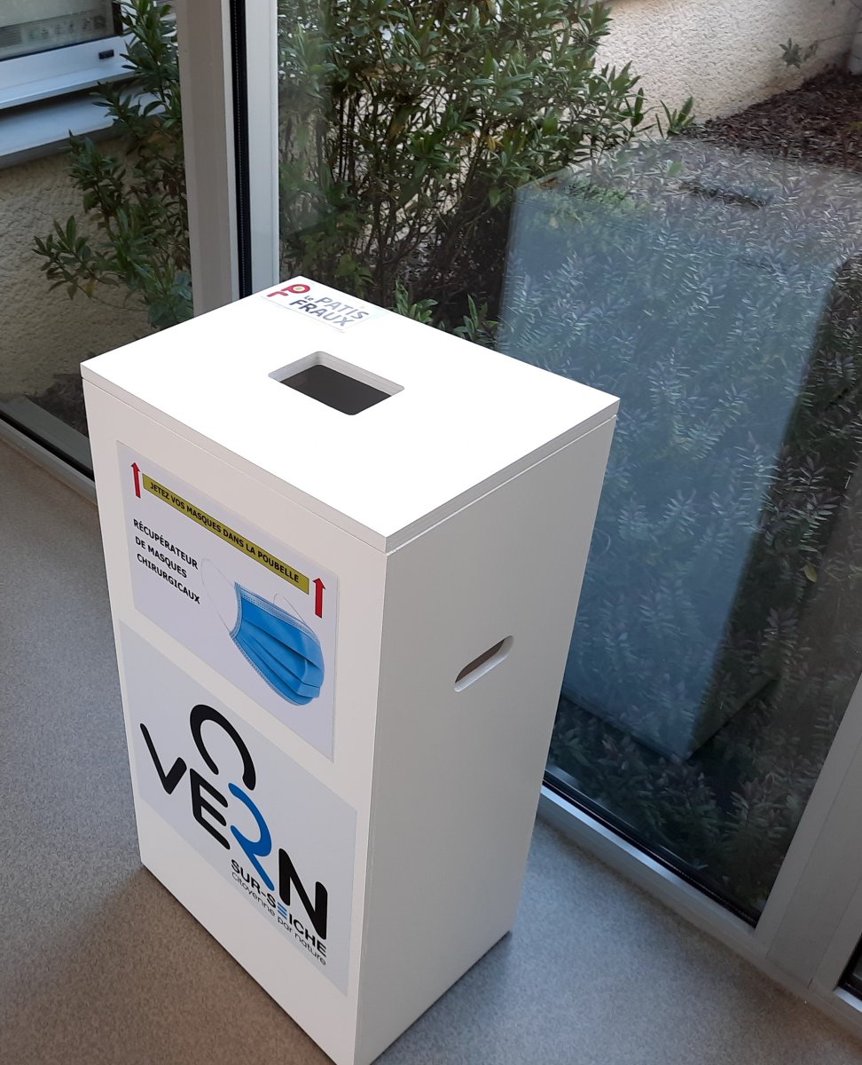 PFraux's tweet photo. Le @PFraux poursuit sa démarche #écoresponsable avec la création de #collecteursdemasques !
Bravo à nos professionnels et usagers investis dans cette action 🙌Merci à la Mairie de Vern Sur Seiche engagée à nos côtés en déployant nos collecteurs dans différents lieux de la commune https://t.co/3MdADROjty