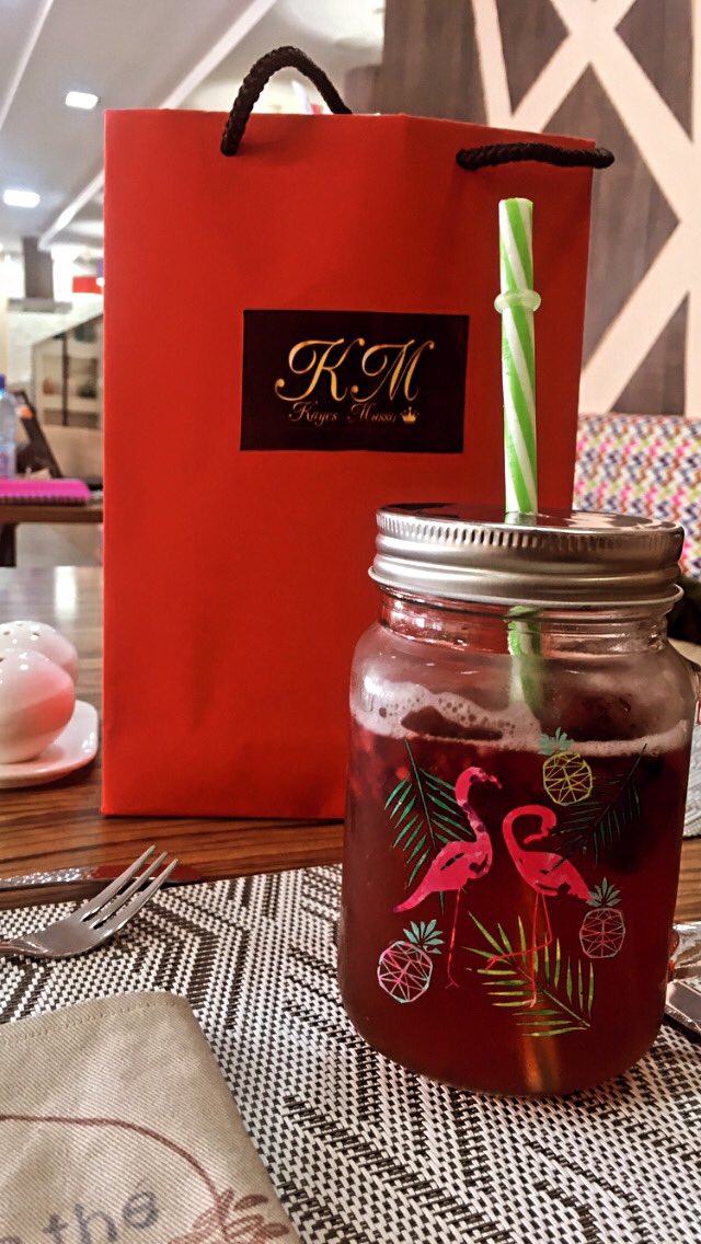 bintou_bintou14's tweet photo. Avec cette chaleur un bon thé glacé s’impose... @KayesMusso 

#kayesmusso #monpetitsecret #icetea #tealovers #madeinmali #madeinafrica https://t.co/nx582qg64x