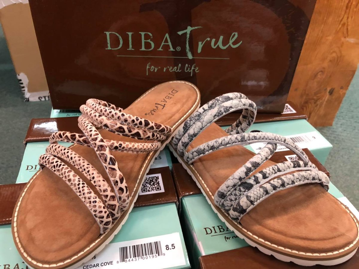 NaborsShoes's tweet image. This multi strap snake printed slide from #DibaTrue is sure to be a must have for the upcoming warm summer days!  Pair it with a sun dress or your favorite pair of shorts to complete your look!
#ShopSmall #ShopLocal #DowntownWeatherford 
#NaborsShoeCenter #TheShoeDog